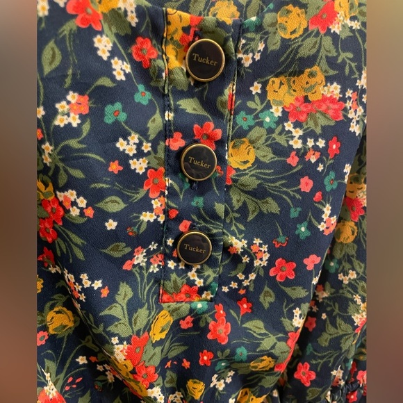 Pretty Floral Dress - Picture 5 of 6